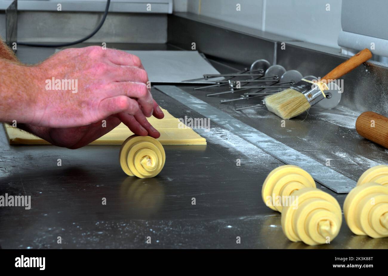 Shaping method hi-res stock photography and images - Alamy