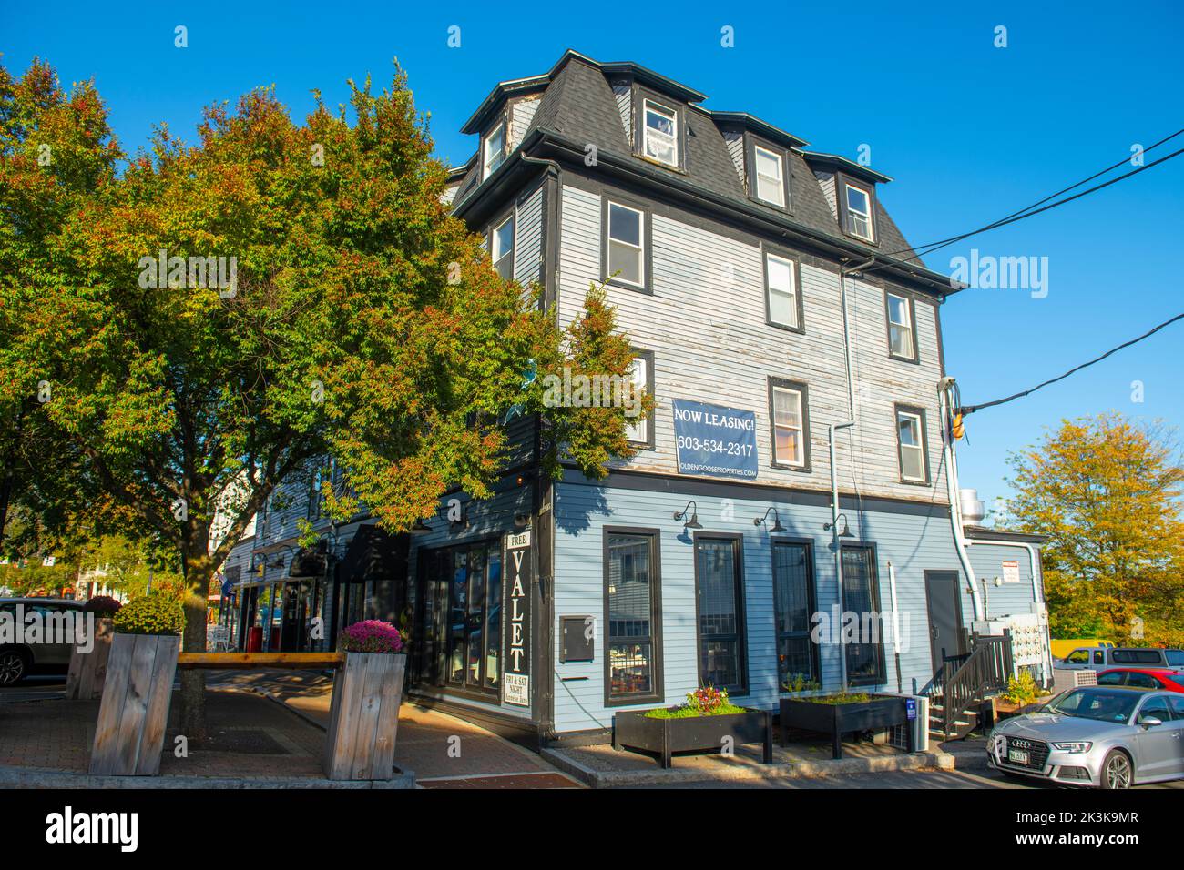 Historic Commercial building at 62 Wallingford Square in town of