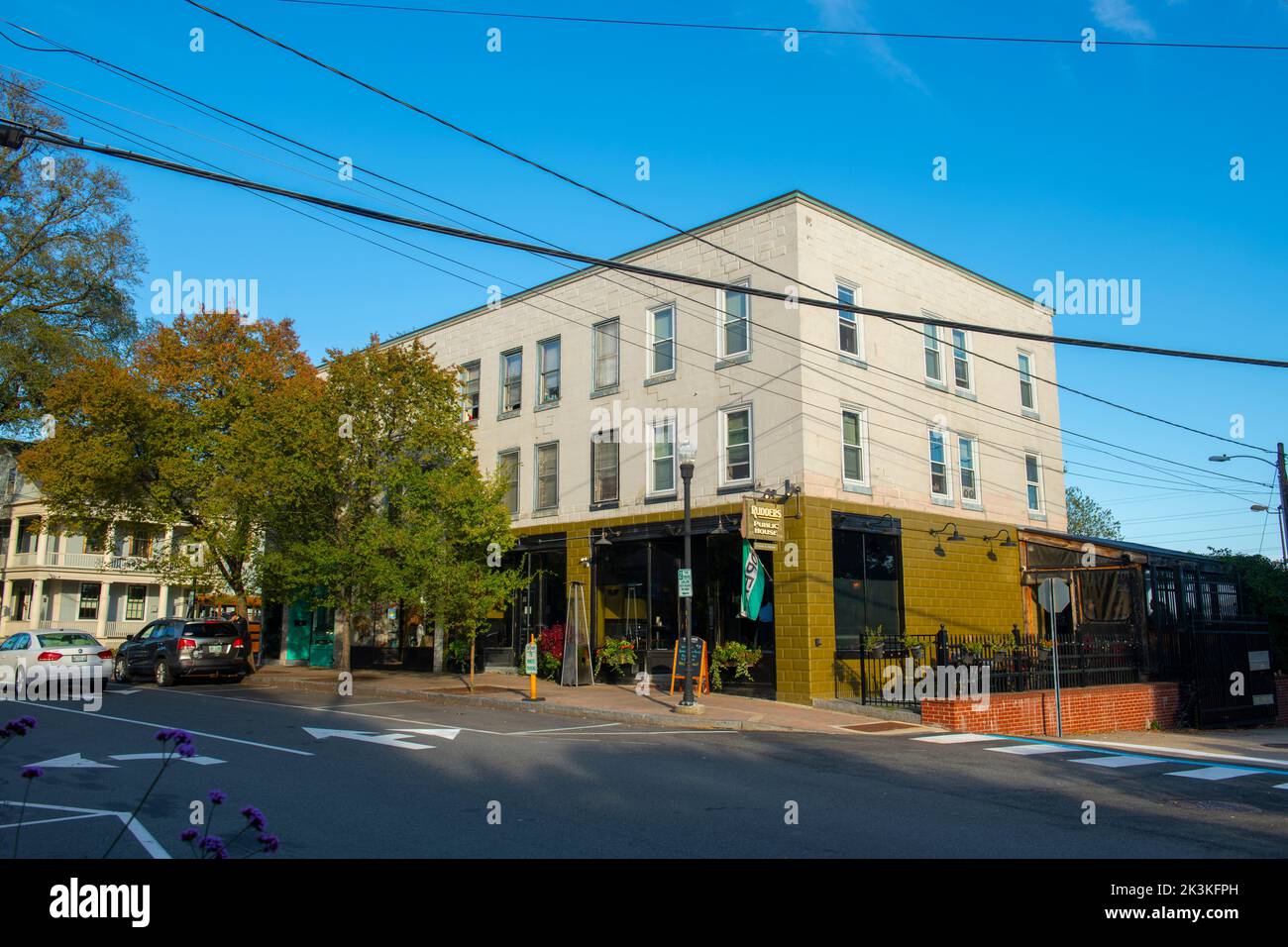 Historic Commercial building at 76 Wallingford Square in town of