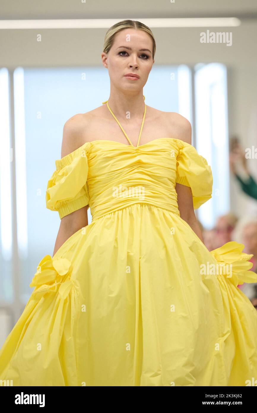 London, UK . 27 September, 2022 . Olivia Arben pictured on the catwalk