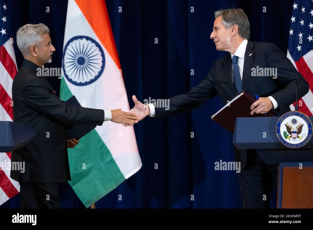 U.S. Secretary of State Antony Blinken and India's Foreign Minister Subrahmanyam Jaishankar shake hands during a news conference at the State Department in Washington, U.S., September 27, 2022. Saul Loeb/Pool via REUTERS Stock Photo