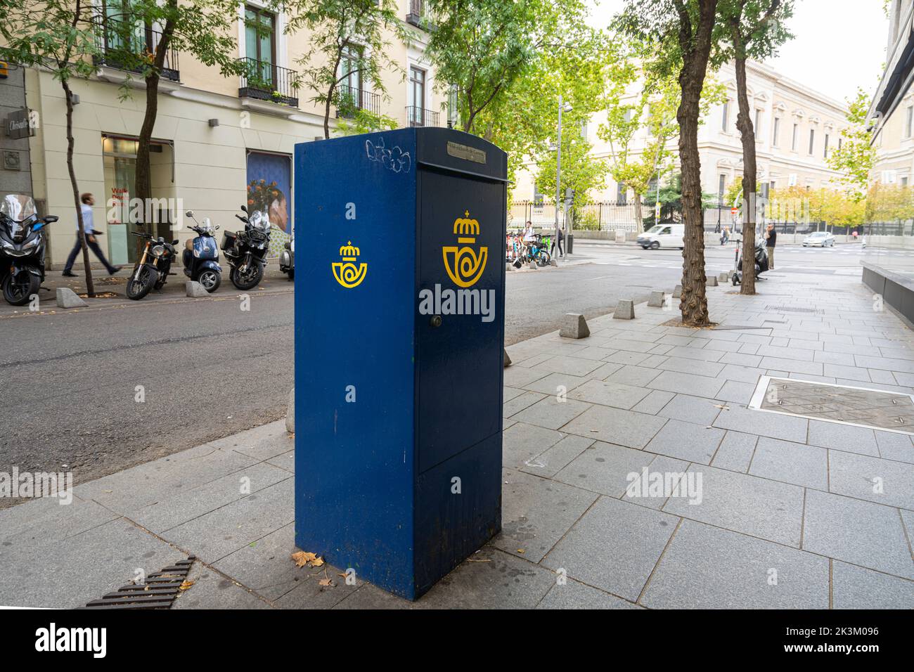 Buzon azul hi res stock photography and images Alamy