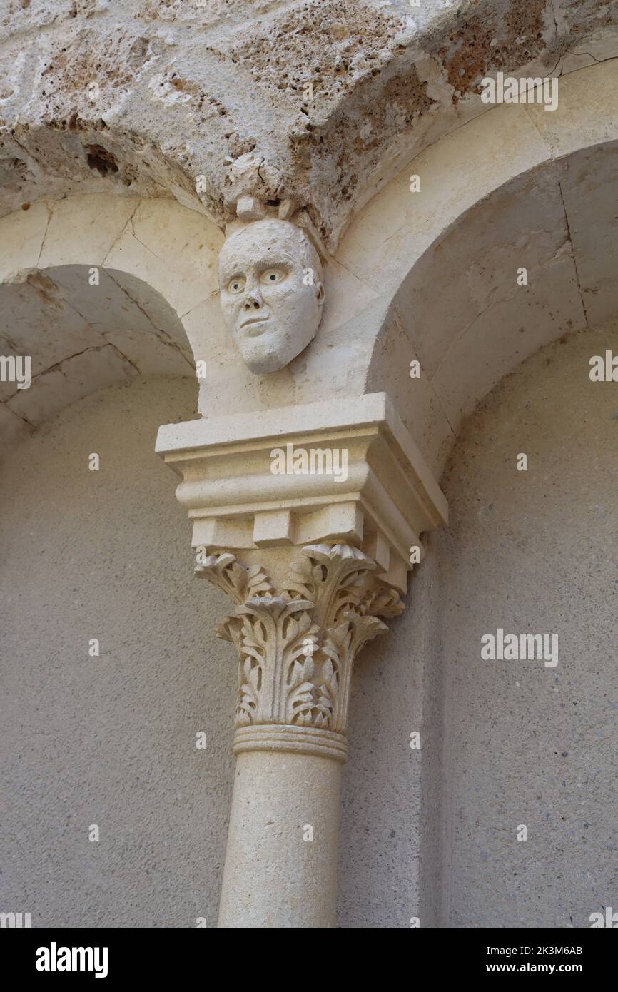 Two face column hi-res stock photography and images - Alamy