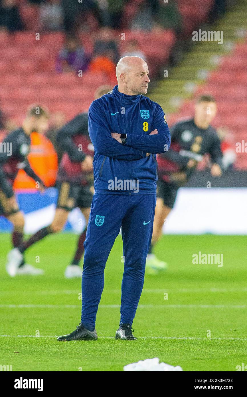 Sheffield, UK. 27th Sep, 2022. ***England U21 Head Coach Lee Carsley watches warm up during the International Friendly match between England U-21 and Germany U-21 at Bramall Lane, Sheffield, England on 27 September 2022. Photo by Simon Hall. Editorial use only, license required for commercial use. No use in betting, games or a single club/league/player publications. Credit: UK Sports Pics Ltd/Alamy Live News Stock Photo
