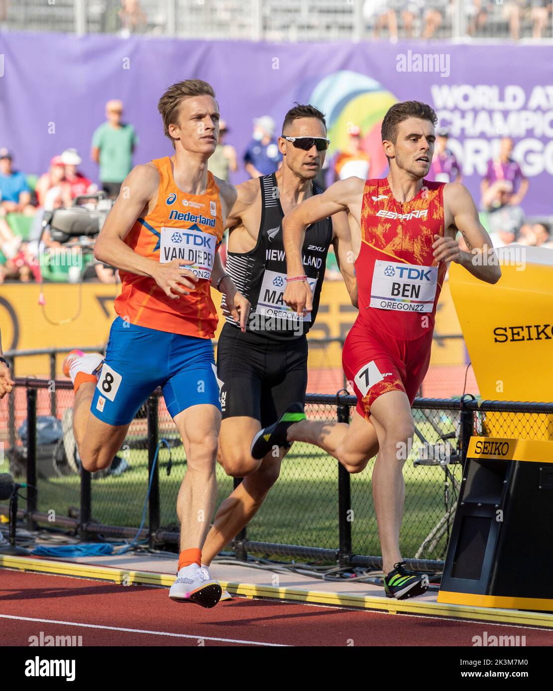 Tony Van Diepen and Adrián Ben competing in the men’s 800m heats at the ...