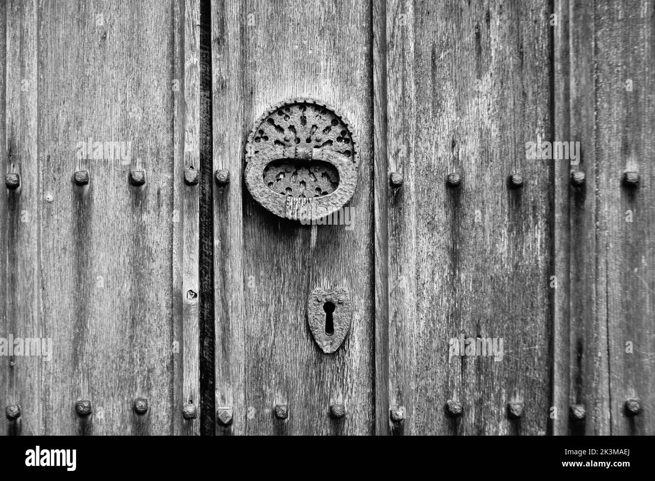 Black and white wooden door hi-res stock photography and images - Alamy