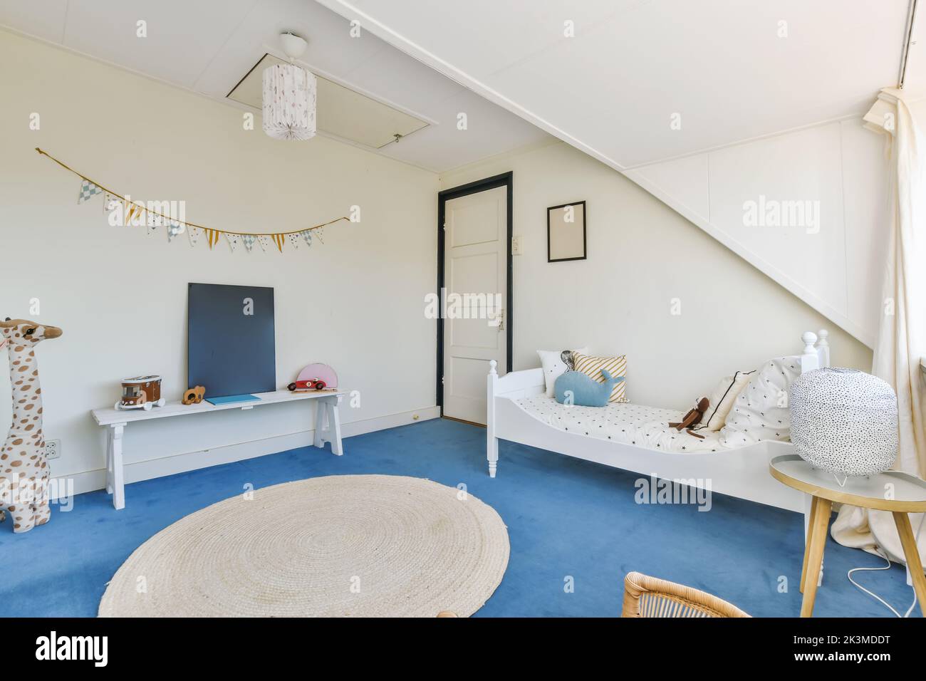 Bed from above empty hi-res stock photography and images - Alamy