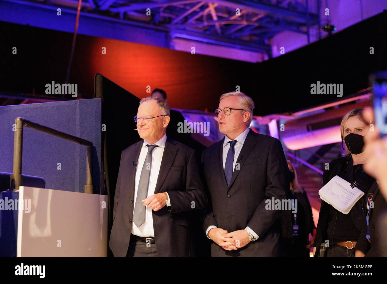 Hildesheim, Germany. 27th Sep, 2022. Lower Saxony's Minister President Stephan Weil (SPD, l) and Lower Saxony's Minister of Economics Bernd Althusmann (CDU) and stand in the NDR studio in Hall 39 in Hildesheim before the start of the TV duel for the state election in Lower Saxony. Credit: Ole Spata/dpa/Alamy Live News Stock Photo