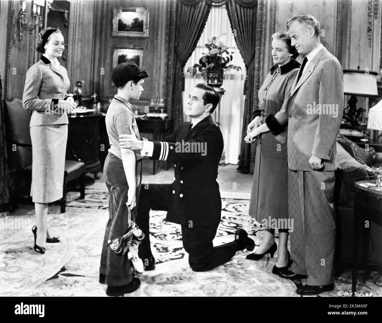 VICTORIA SHAW REX THOMPSON TYRONE POWER FRIEDA INESCORT and SHEPPERD STRUDWICK in THE EDDY DUCHIN STORY 1956 director GEORGE SIDNEY story Leo Katcher screenplay Samuel A. Taylor piano playing by Carmen Cavallero music George Duning producer Jerry Wald Columbia Pictures Stock Photo