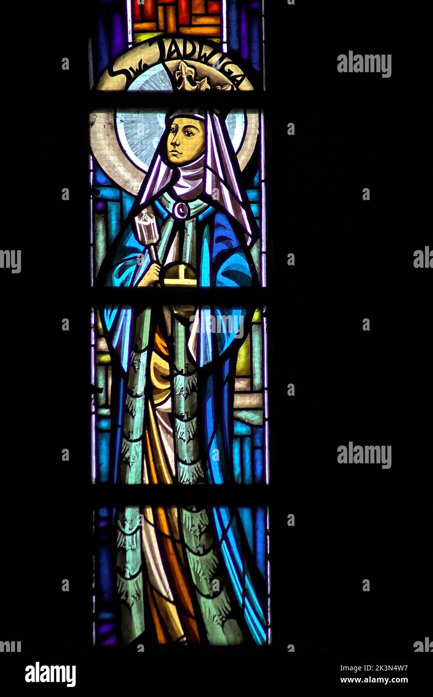 Zawichost, Małopolska, Lesser Poland, Polen, Polska, Stained glass window of St. Jadwiga in the church of St. John the Baptist, wizerunek św. Jadwigi Stock Photo