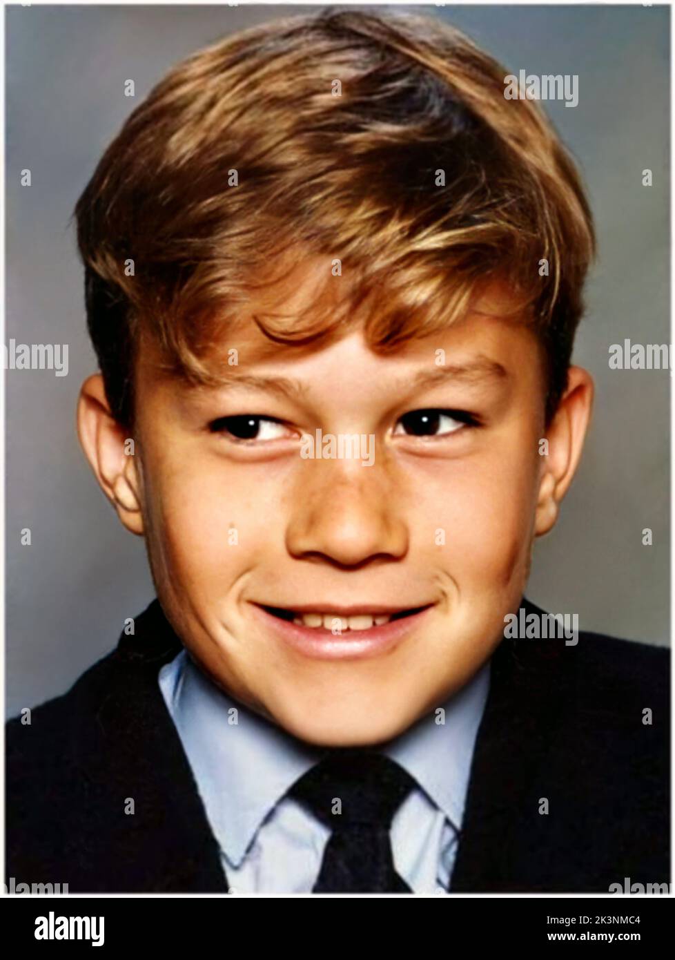 1989 c. , AUSTRALIA : The celebrated australian actor HEATH LEDGER ( 1979 - 2008 ), aged 10 . Unknown photographer .- HISTORY - FOTO STORICHE - ATTORE - MOVIE - CINEMA - SEX SYMBOL - personalità  da giovane - personality personalities when was young - INFANZIA - CHILDHOOD - da BAMBINO - BAMBINI - CHILD - CHILDREN - teenager - smile - sorriso --- ARCHIVIO GBB Stock Photo