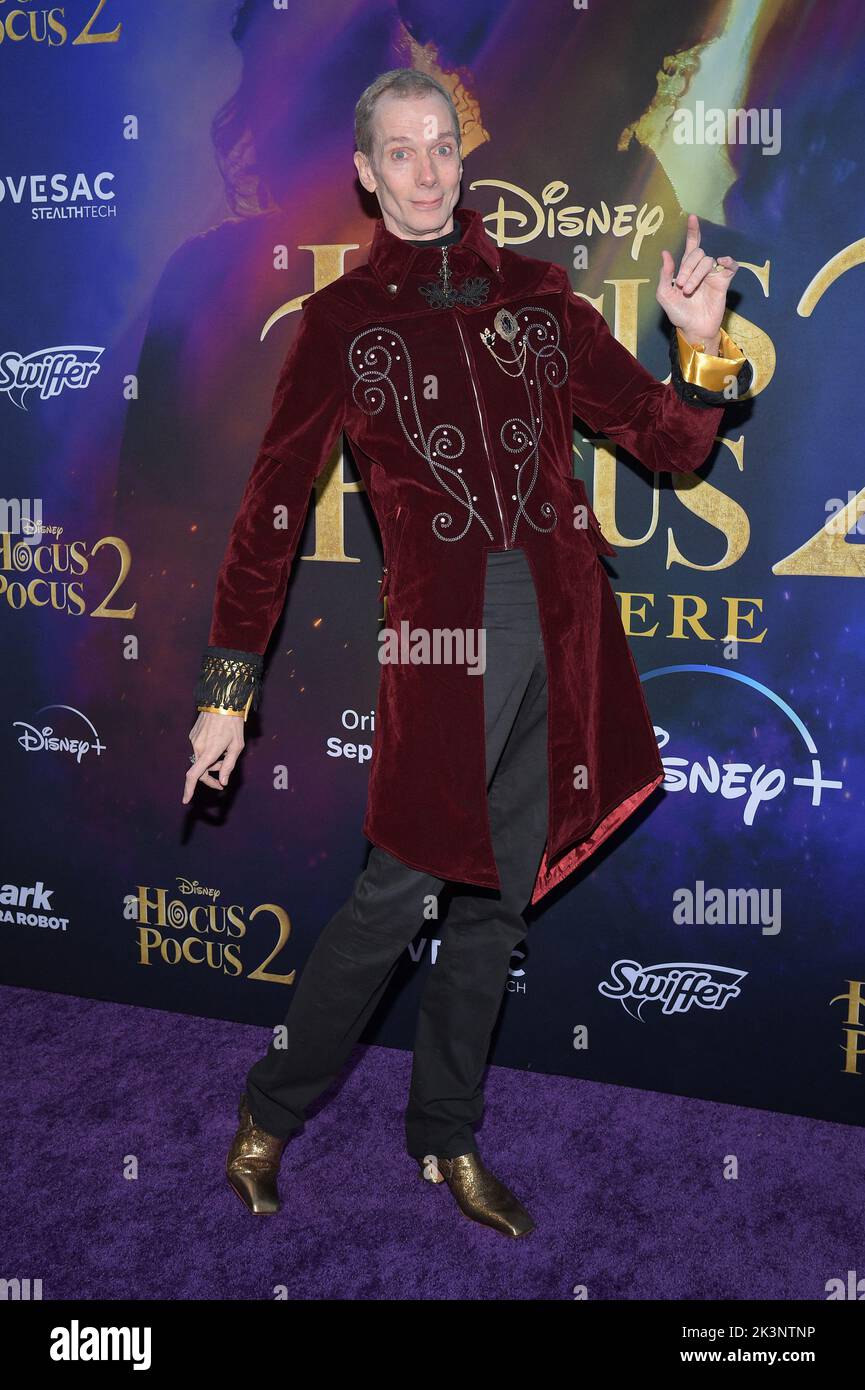 Doug jones hocus pocus hires stock photography and images Alamy