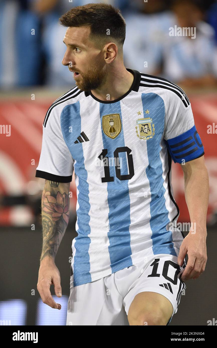 Lionel messi in argentina jersey hi-res stock photography and images - Alamy
