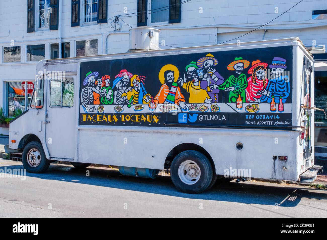 NEW ORLEANS, LA, USA - SEPTEMBER 27, 2022: Taceaux Loceaux food truck parked on Octavia Street in Uptown New Orleans Stock Photo