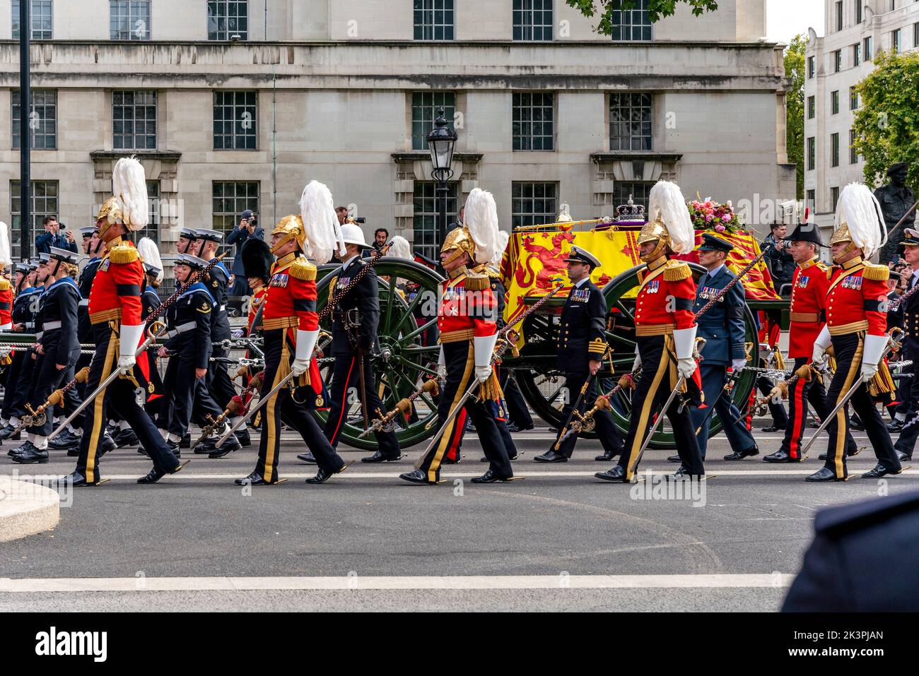 The Funeral Procession Of Queen Elizabeth II Travels Up Whitehall On The Way To Wellington Arch, London, UK. Stock Photo