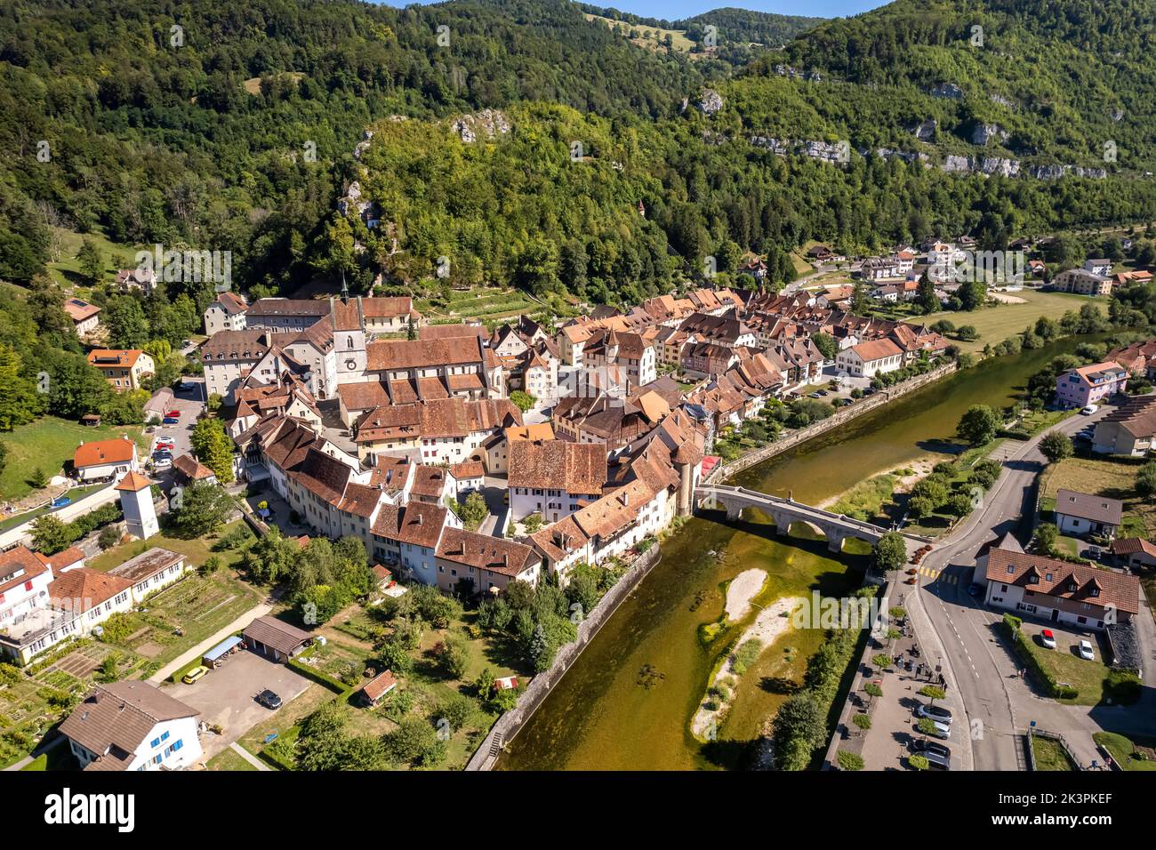 Die historische Altstadt von Saint-Ursanne aus der Luft gesehen, Schweiz, Europa |   The historic old town of Saint-Ursanne seen from above, Switzerla Stock Photo