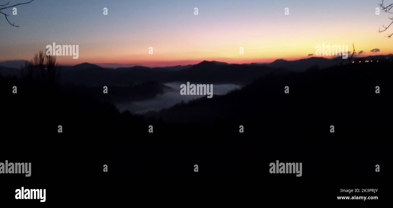 Urbino mountain panorama hi-res stock photography and images - Alamy