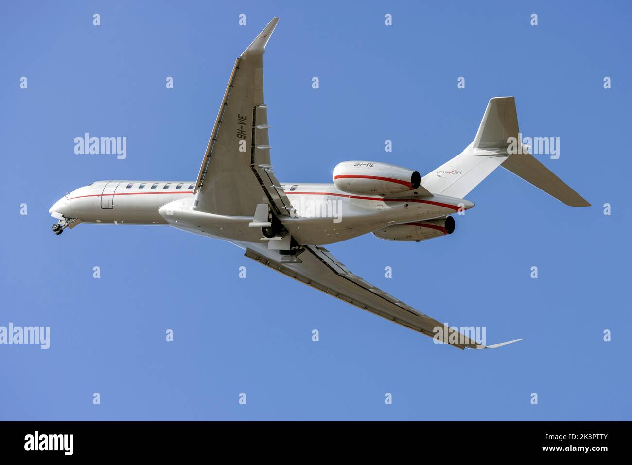 Bombardier bd 700 2a12 hi-res stock photography and images - Alamy