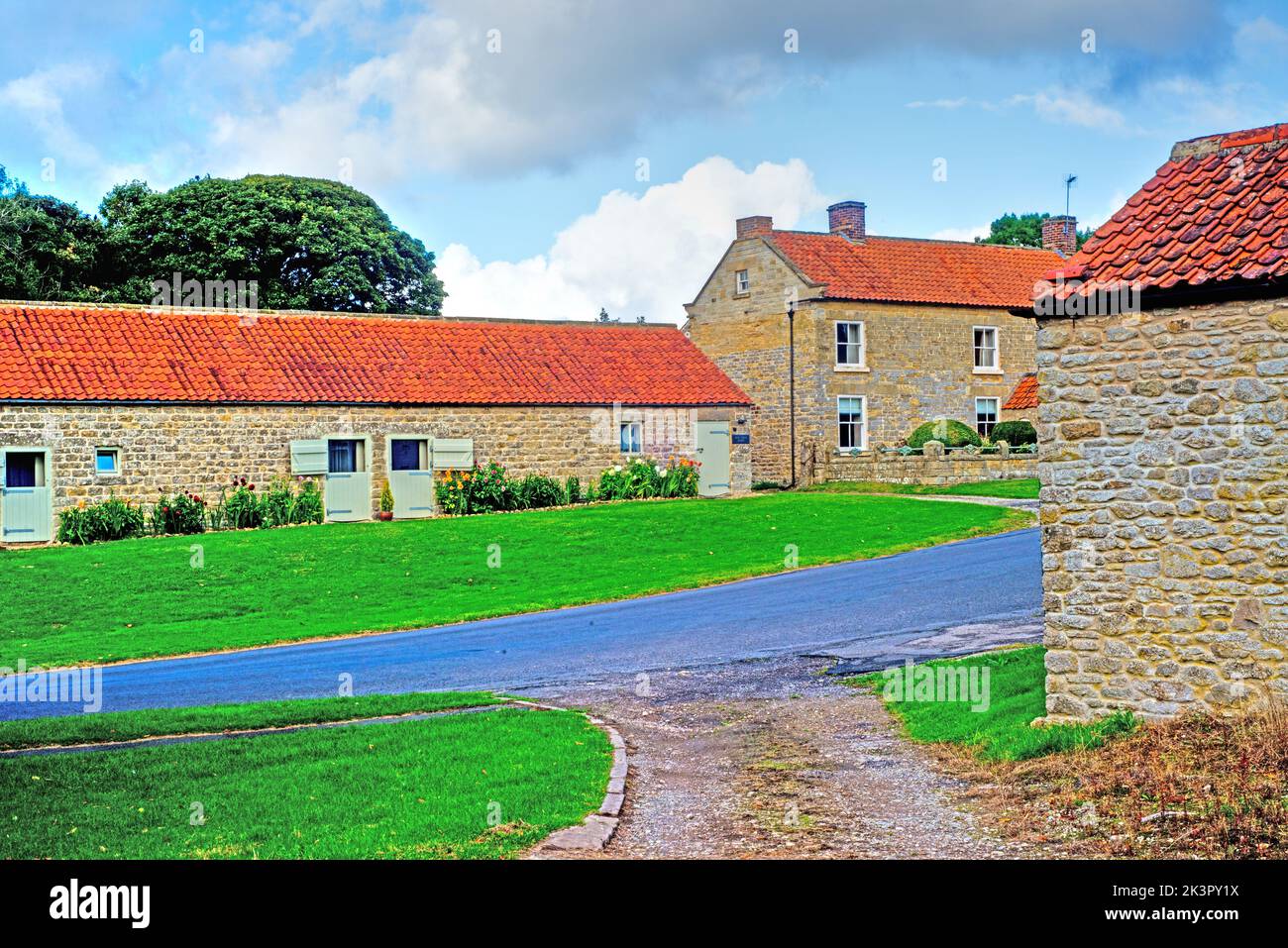 Country House, Lockton Village, North Yorkshire, England Stock Photo