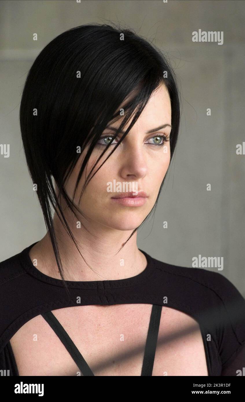 Charlize Theron Film: Aeon Flux (Æon Flux)   Usa 2005, Director: Karyn Kusama 01 December 2005   **WARNING** This Photograph is for editorial use only and is the copyright of PARAMOUNT and/or the Photographer assigned by the Film or Production Company and can only be reproduced by publications in conjunction with the promotion of the above Film. A Mandatory Credit To PARAMOUNT is required. The Photographer should also be credited when known. No commercial use can be granted without written authority from the Film Company. Stock Photo