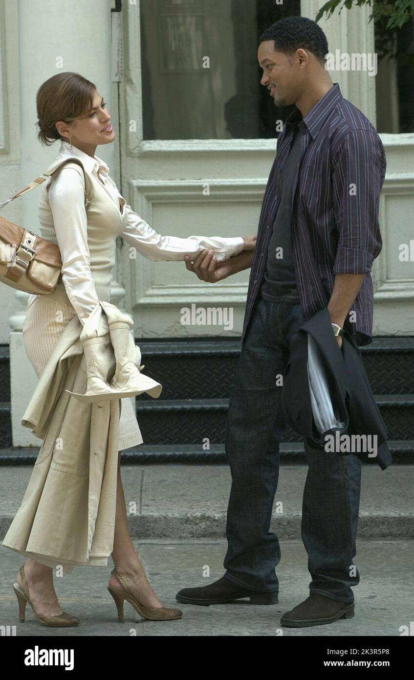 Eva Mendes & Will Smith Film: Hitch (2005) Characters: Sara Melas & Alex 'Hitch' Hitchens  Director: Andy Tennant 11 February 2005   **WARNING** This Photograph is for editorial use only and is the copyright of COLUMBIA PICTURES and/or the Photographer assigned by the Film or Production Company and can only be reproduced by publications in conjunction with the promotion of the above Film. A Mandatory Credit To COLUMBIA PICTURES is required. The Photographer should also be credited when known. No commercial use can be granted without written authority from the Film Company. Stock Photo