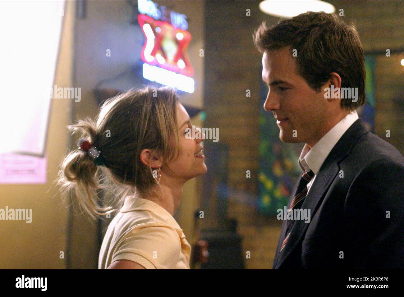 Original Film Title: JUST FRIENDS. English Title: JUST FRIENDS. Film  Director: ROGER KUMBLE. Year: 2005. Stars: RYAN REYNOLDS. Credit: NEW LINE  CINEMA / MARKFIELD, ALAN / Album Stock Photo - Alamy