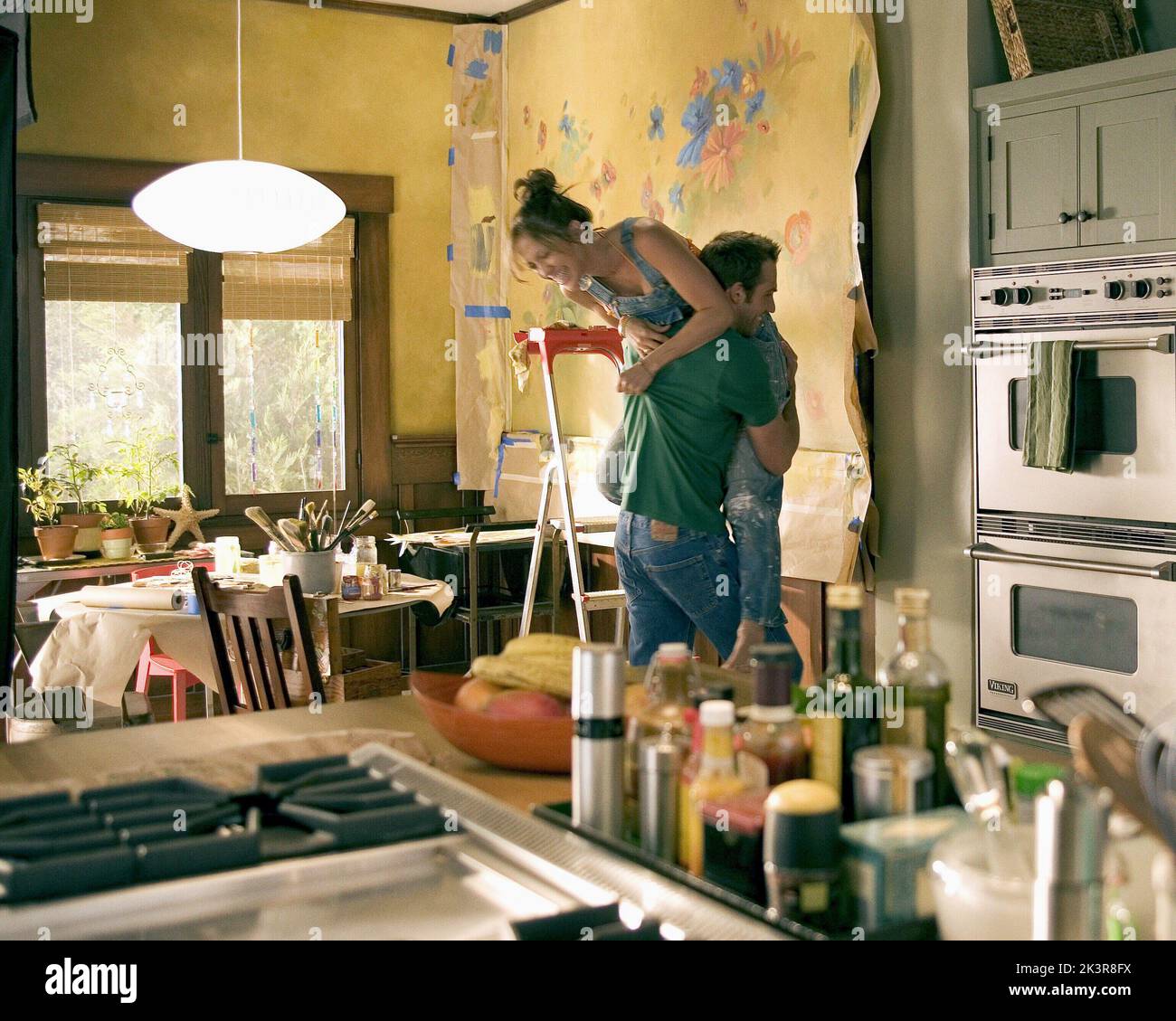Семья беловых решила сделать ремонт на кухне. Прикольные фото про ремонт квартир. Кадр квартиры.