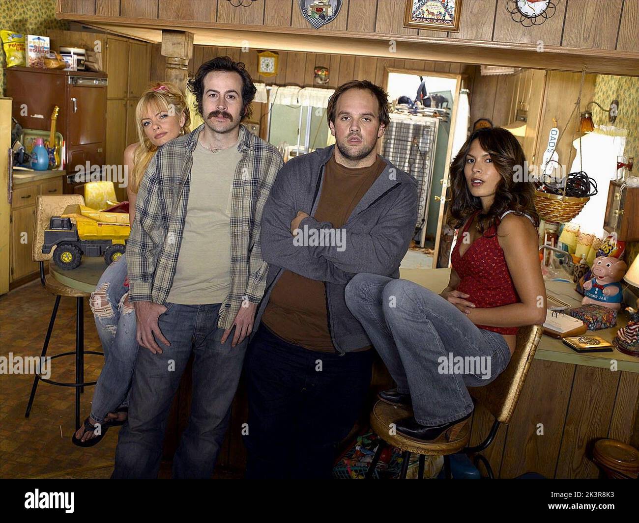 Jaime Pressly, Jason Lee, Ethan Suplee & Nadine Velazquez Television: My Name Is Earl (2005) Characters: Joy Turner,Earl Hickey,Randy Hickey & Catalina  Director: Marc Buckland 20 September 2005   **WARNING** This Photograph is for editorial use only and is the copyright of 20 CENTURY FOX TV and/or the Photographer assigned by the Film or Production Company and can only be reproduced by publications in conjunction with the promotion of the above Film. A Mandatory Credit To 20 CENTURY FOX TV is required. The Photographer should also be credited when known. No commercial use can be granted witho Stock Photo