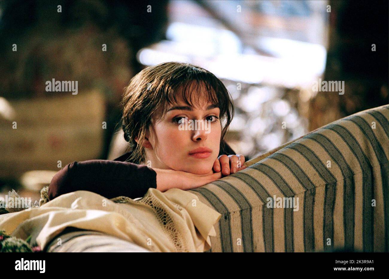 Keira Knightley Film: Pride & Prejudice (UK/USA/FR 2005) Characters: Elizabeth Bennet  / Literaturverfilmung (Based On The Book By Jane Austen) Director: Joe Wright 25 July 2005   **WARNING** This Photograph is for editorial use only and is the copyright of WORKING TITLE and/or the Photographer assigned by the Film or Production Company and can only be reproduced by publications in conjunction with the promotion of the above Film. A Mandatory Credit To WORKING TITLE is required. The Photographer should also be credited when known. No commercial use can be granted without written authority from Stock Photo