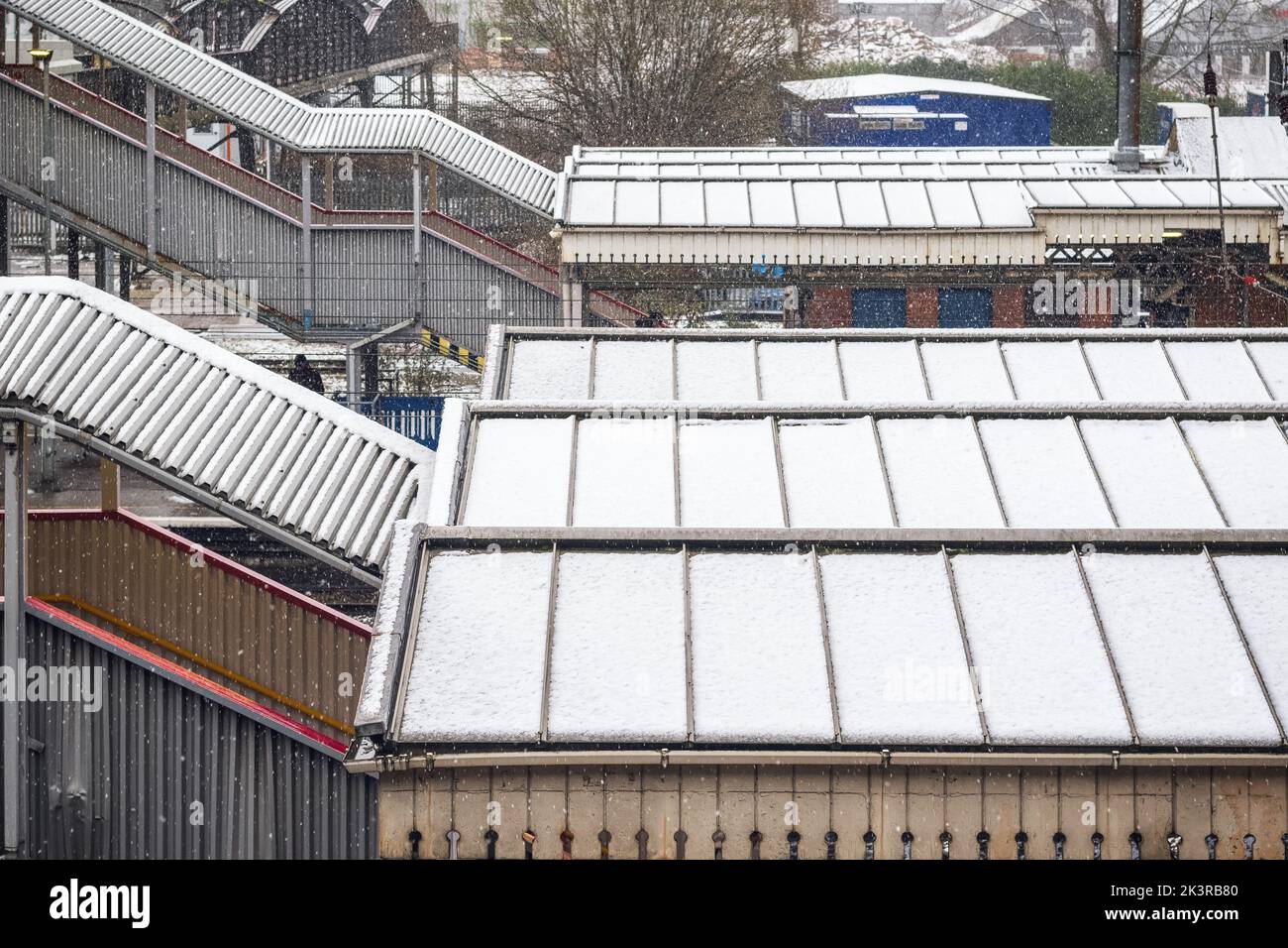 Winter snow railway station Welwyn Garden City in Hertfordshire, England Stock Photo