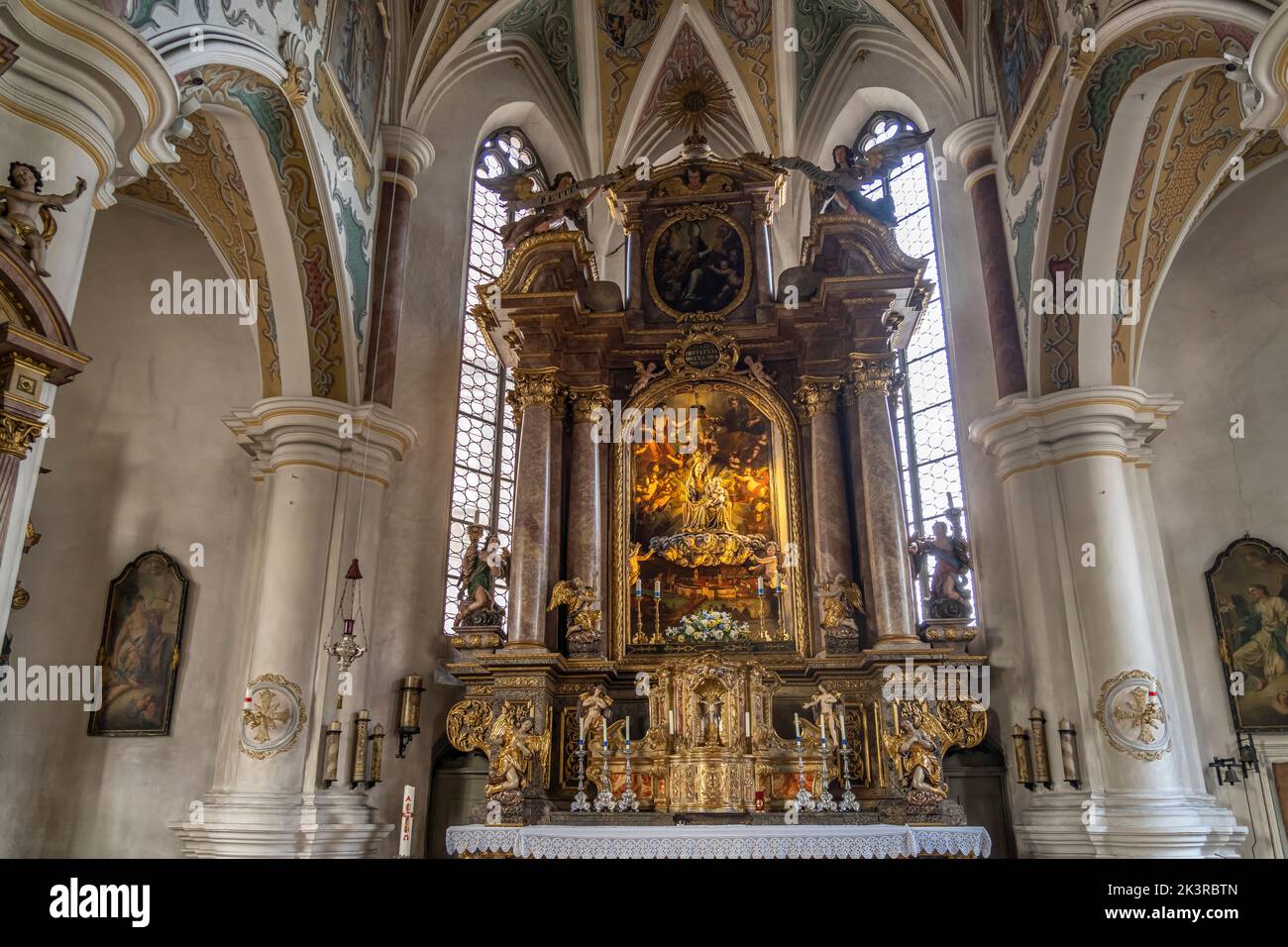 Altar der Frauenkirche in Wasserburg am Inn, Bayern, Deutschland |  Frauenkirche Church of our Lady altar, Wasserburg am Inn, Bavaria, Gemany Stock Photo