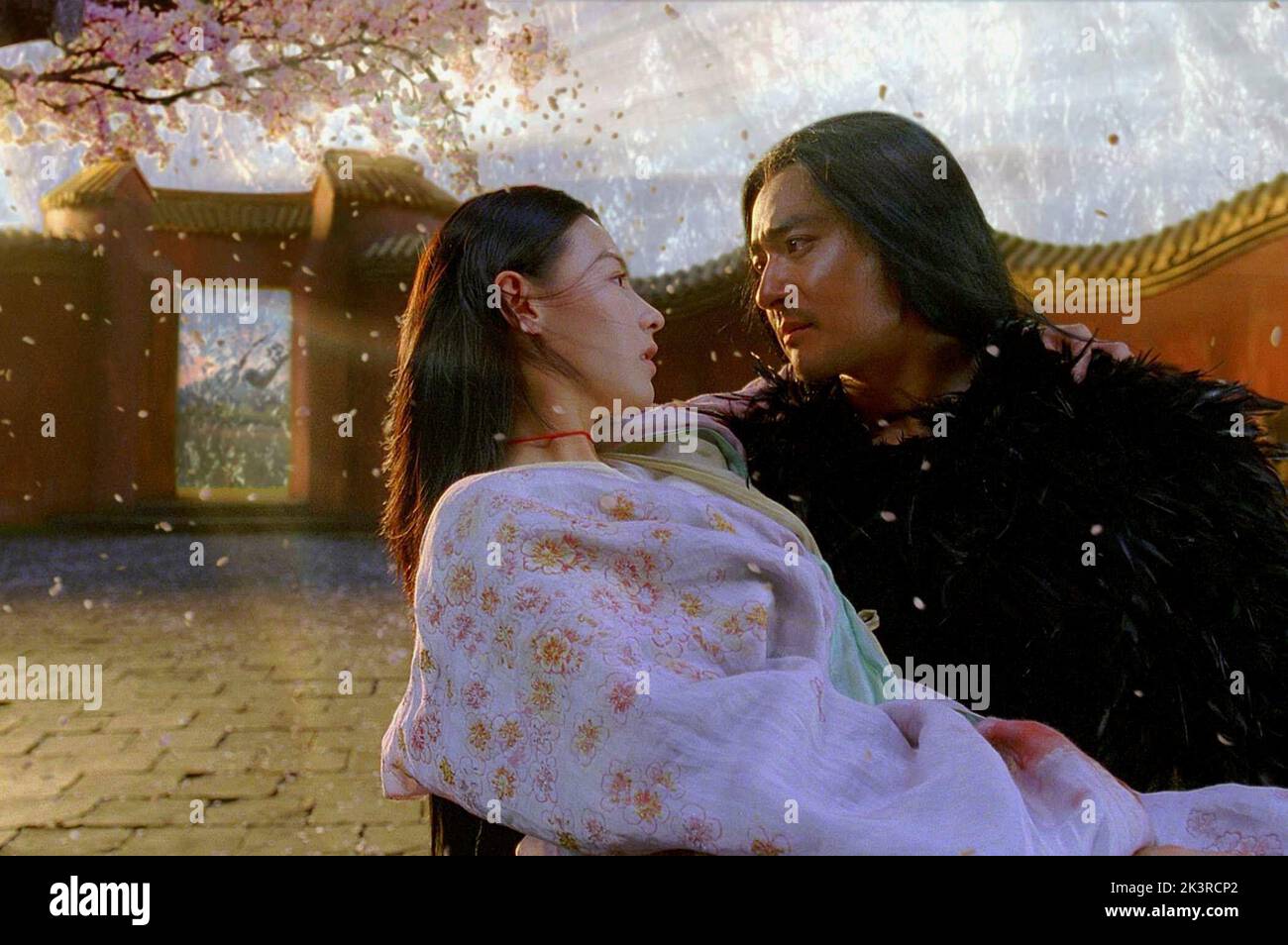 Cecilia Cheung & Dong-Kun Jang Film: The Promise; Wu Ji (2005) Characters: Princess Qingcheng & Kunlun  Director: Kaige Chen 15 December 2005   **WARNING** This Photograph is for editorial use only and is the copyright of WARNER INDEPENDENT and/or the Photographer assigned by the Film or Production Company and can only be reproduced by publications in conjunction with the promotion of the above Film. A Mandatory Credit To WARNER INDEPENDENT is required. The Photographer should also be credited when known. No commercial use can be granted without written authority from the Film Company. Stock Photo