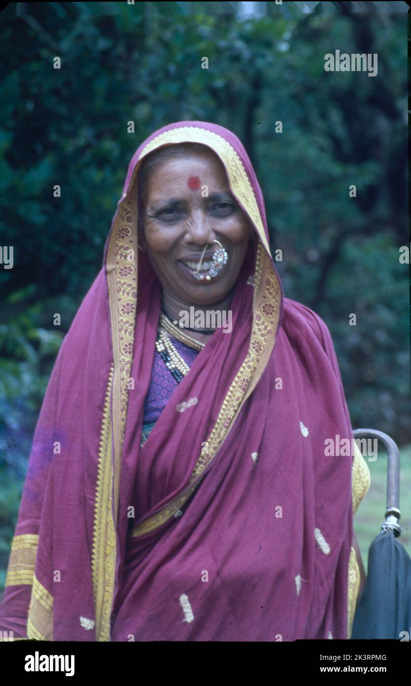 Old women wearing saree hi-res stock photography and images - Alamy