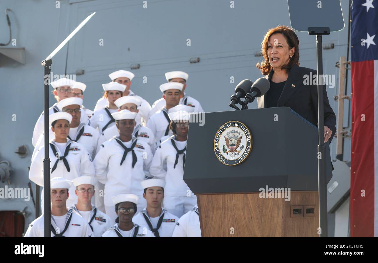 Yokosuka, Japan. 28 September, 2022. U.S Vice President Kamala Harris, delivers remarks to U.S. Navy sailors aboard the Arleigh Burke-class guided-missile destroyer USS Howard during a visit to Fleet Activities Yokosuka, September 28, 2022 in Yokosuka, Japan. Stock Photo