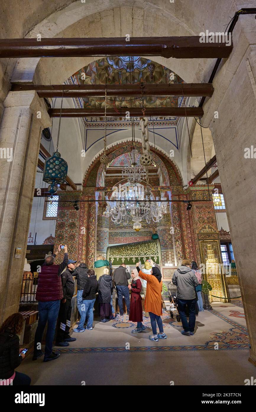 Innenaufnahme des Mausoleum und Museum des Mevlana Rumi, Hazreti Mevlana, Konya, Tuerkei    |inside shot of Mausoleum and museum of Mevlana Rumi, Hazr Stock Photo