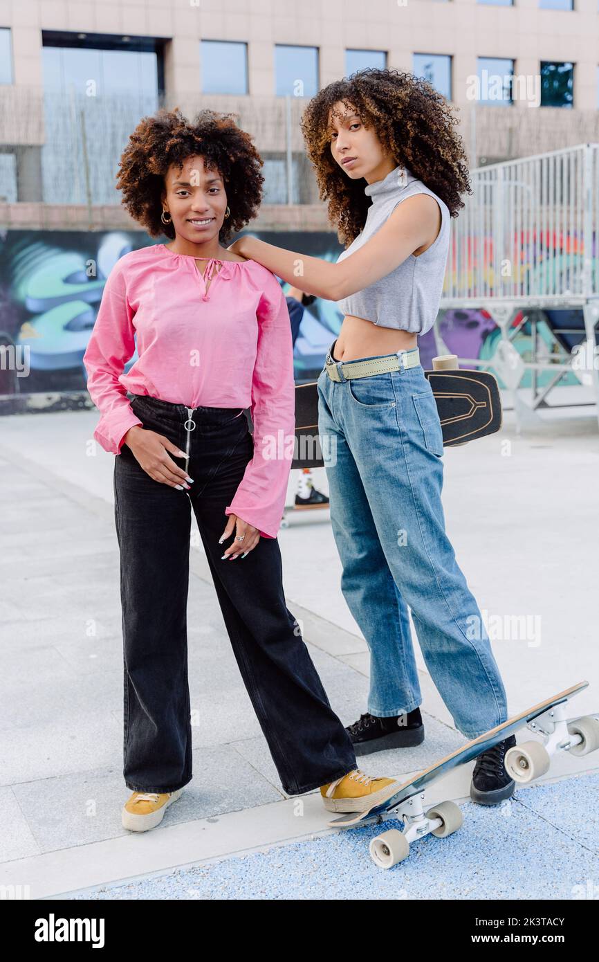 African american girlfriends hi-res stock photography and images - Alamy