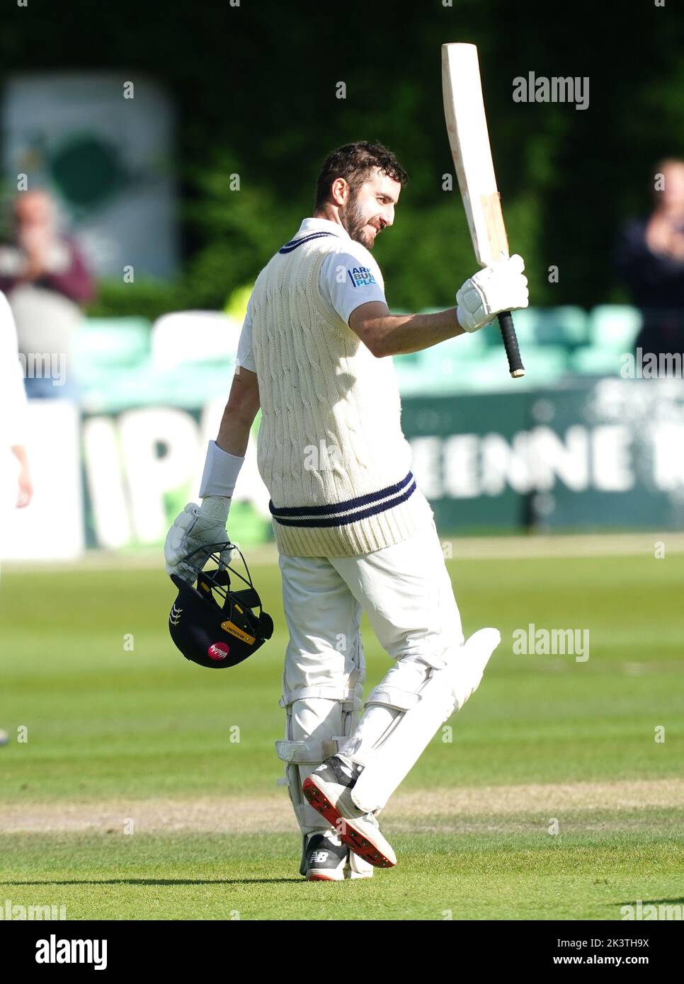 Middlesex's Stephen Eskinazi celebrates after getting a century during day three of the LV= Insurance County Championship, Division two match at New Road, Worcester. Picture date: Wednesday September 28, 2022. Stock Photo