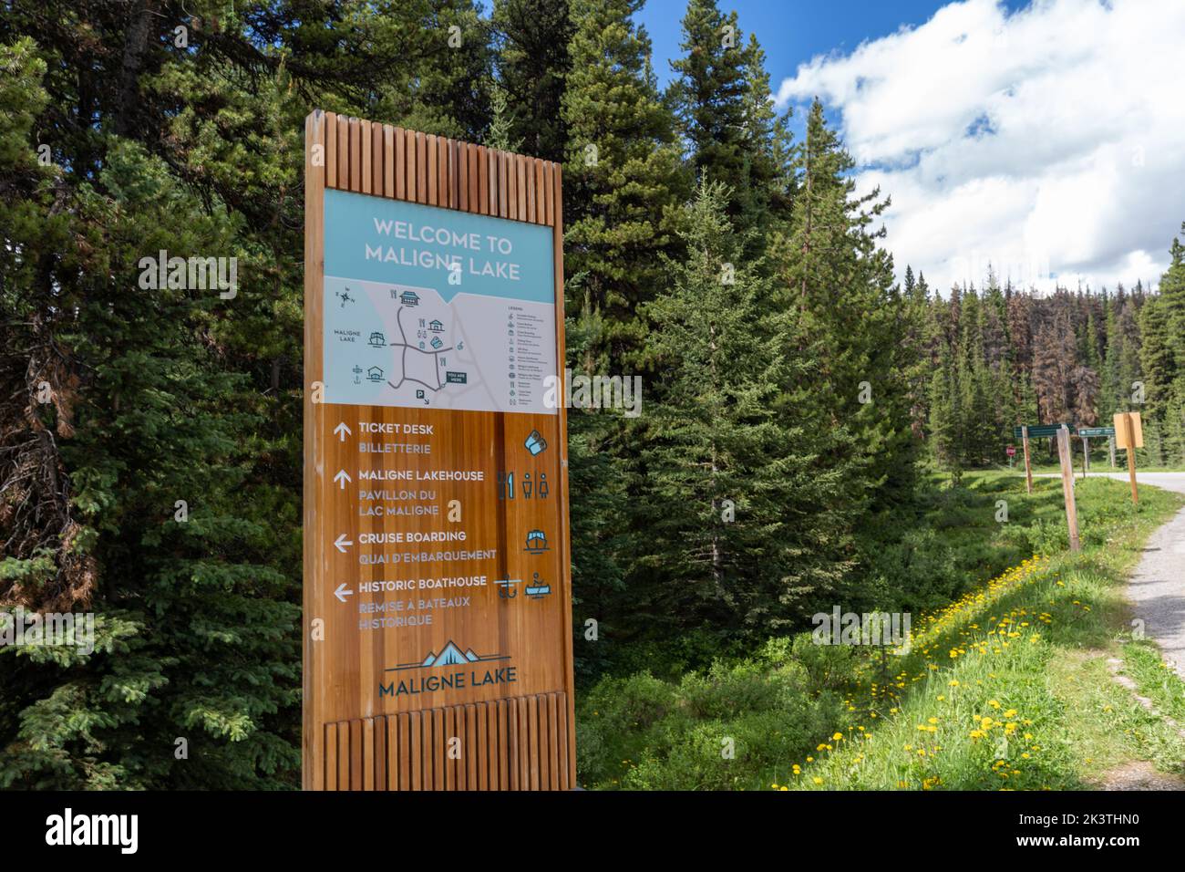 Jasper, Alberta, Canada - July 13, 2022: Sign and map to welcome visitors to Maligne Lake in Jasper National Park Stock Photo