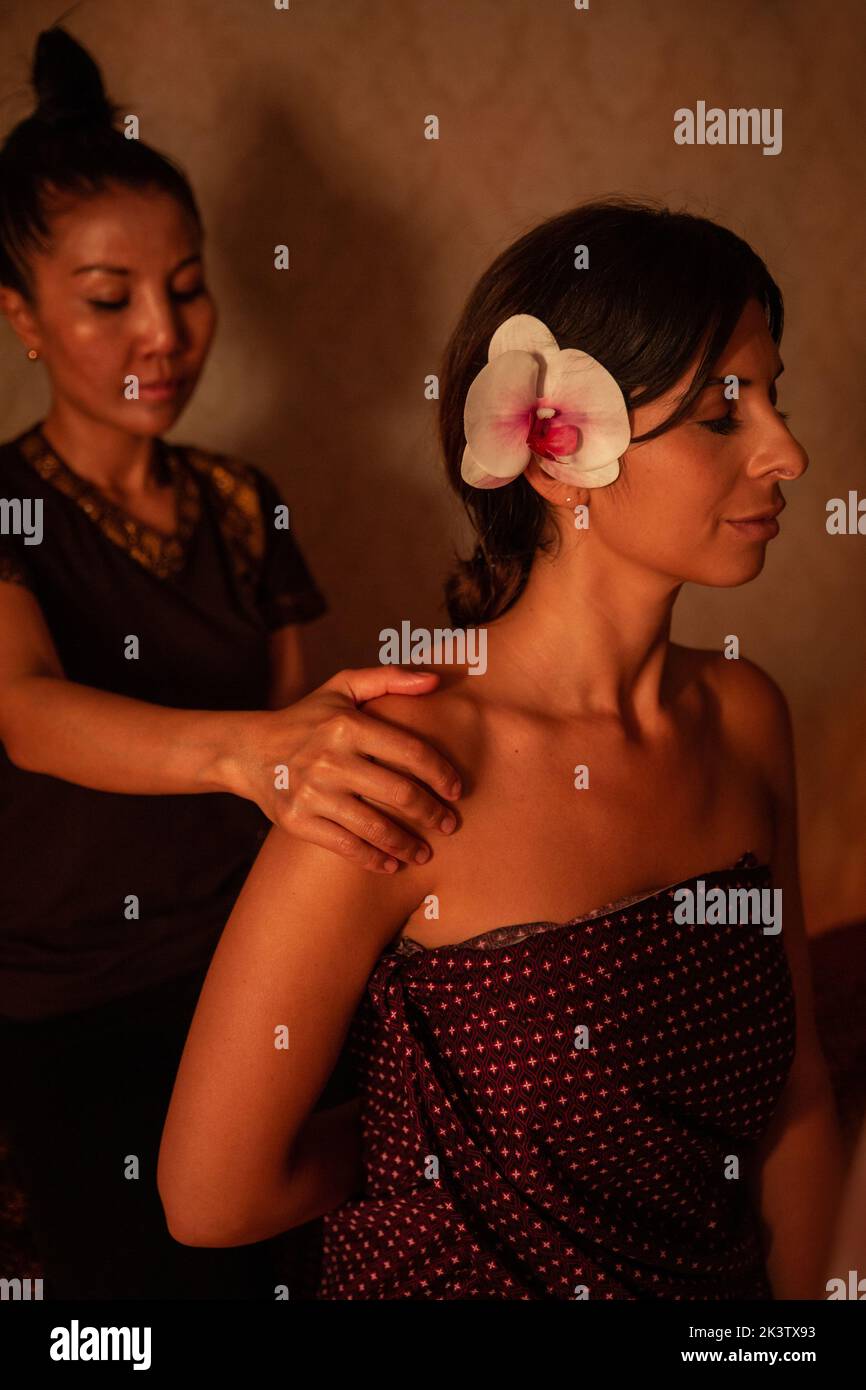 The oriental spa thailand hi-res stock photography and images