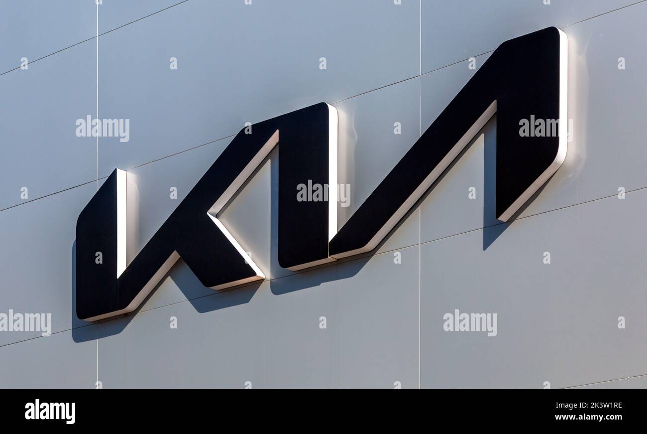 Kia logo south korea hi-res stock photography and images - Alamy