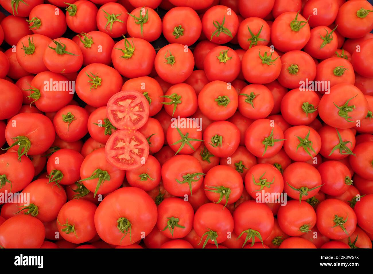 Tomatoes for sale at farm market hi-res stock photography and images ...