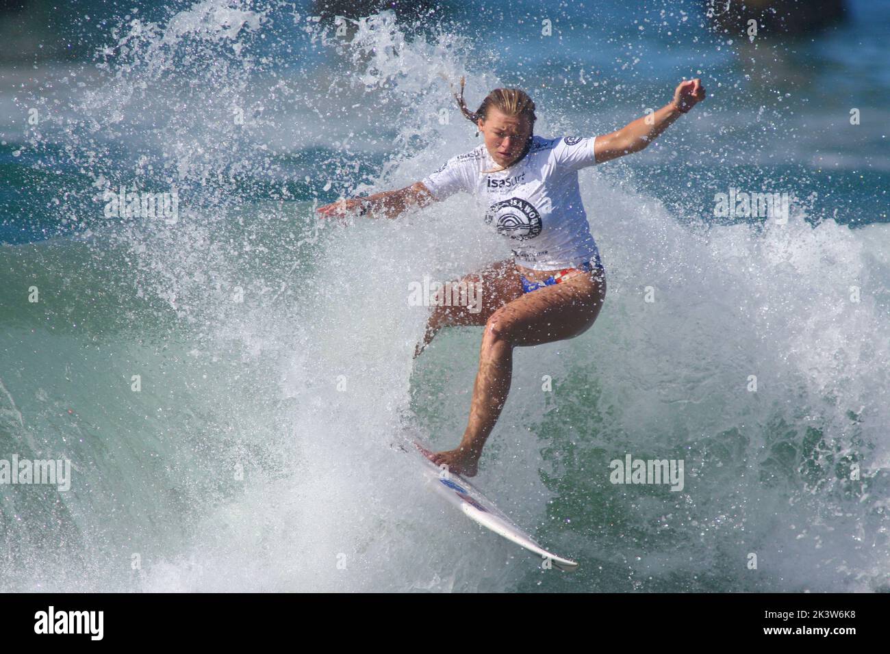 Huntington Beach, California, USA. 24th Sep, 2022. KIRRA PINKERTON, of USA, is seen surfing during the women's surfing final at the ISA World Surfing Games 2022 on Saturday. Pinkerton won the Open Women's Division for Team USA. (Credit Image: © Jon Gaede/ZUMA Press Wire) Stock Photo
