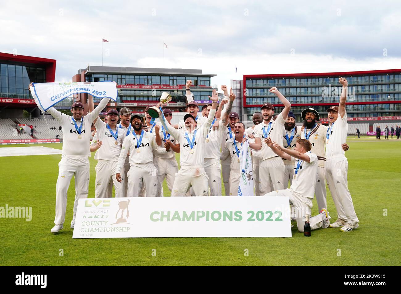 Lancashire players lift the trophy following day three of the LV= Insurance County Championship, Division one match at Emirates Old Trafford, Manchester. Picture date: Wednesday September 28, 2022. Stock Photo