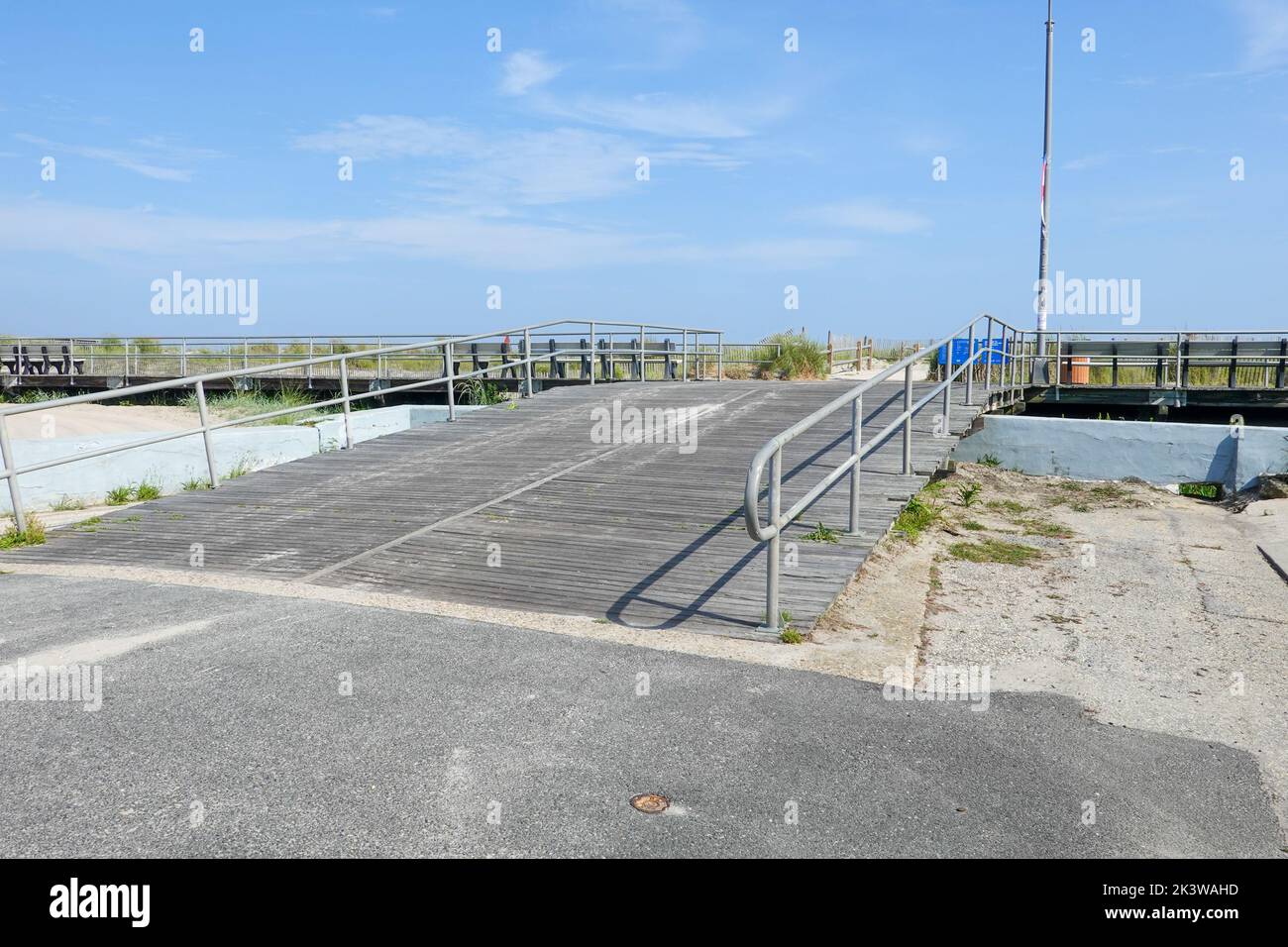 Footbridge ramp hi-res stock photography and images - Alamy