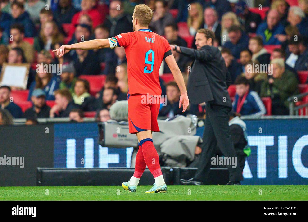 Harry KANE, England 9  geste in the UEFA Nations League 2022 match  ENGLAND - GERMANY 3-3  in Season 2022/2023 on Sept 26, 2022  in London, Great Britain.  © Peter Schatz / Alamy Live News Stock Photo