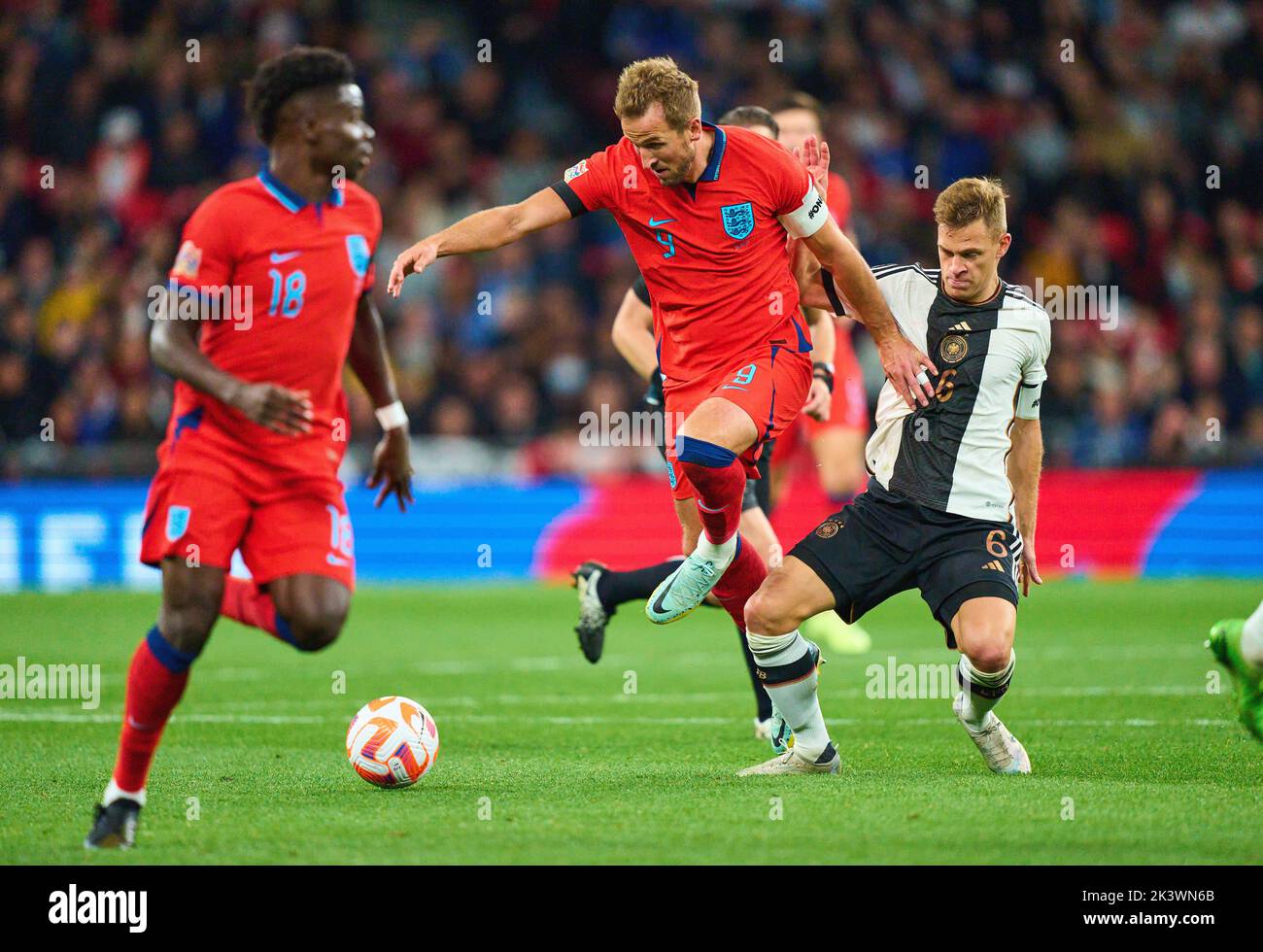 Harry KANE, England 9   compete for the ball, tackling, duel, header, zweikampf, action, fight against Joshua Kimmich, DFB 6  in the UEFA Nations League 2022 match  ENGLAND - GERMANY 3-3  in Season 2022/2023 on Sept 26, 2022  in London, Great Britain.  © Peter Schatz / Alamy Live News Stock Photo