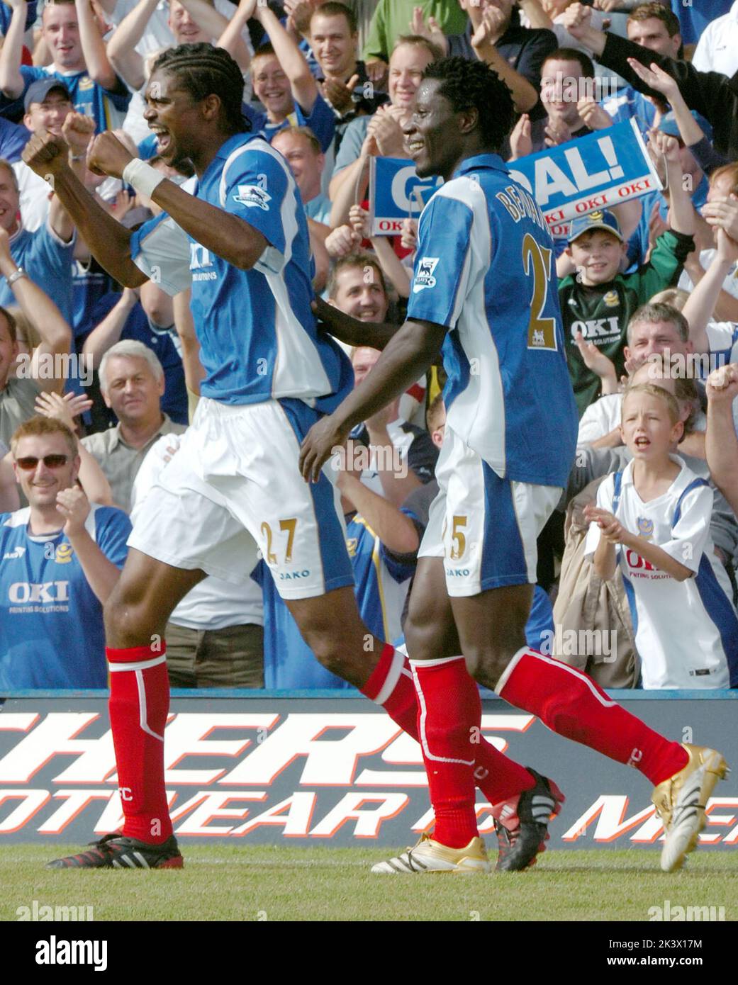 PORTSMOUTH V BLACKBURN KANU CELEBRATES HIS FIRST GOAL FOR HIS NEW CLUB. WITH BENJANI PIC MIKE WALKER, 2006 Stock Photo