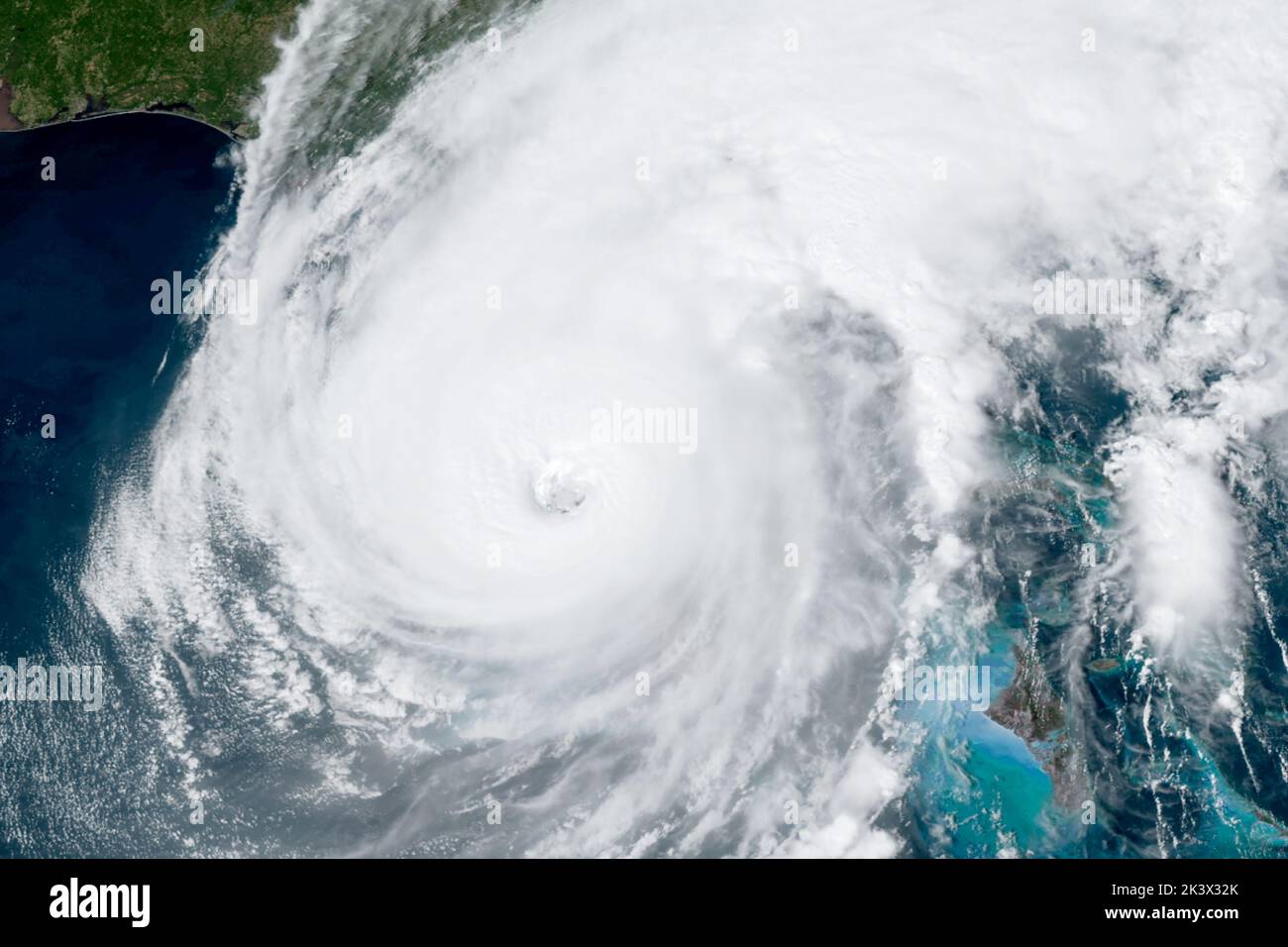 Hurricane Ian makes landfall at Cayo Costa near Fort Myers and Cape Coral along the Florida Gulf Coast on Wednesday afternoon, September 28, 2022. Stock Photo