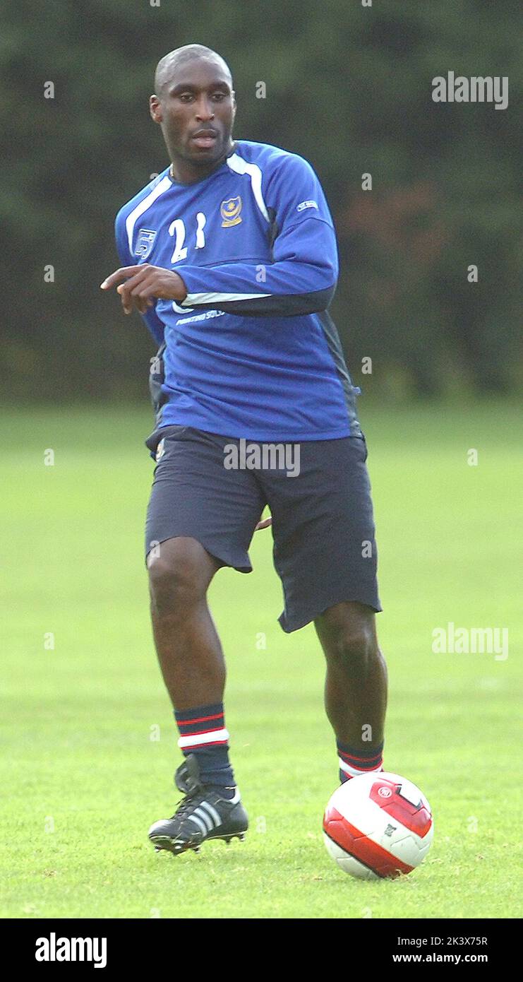 PORTSMOUTH TRAINING SOL CAMPBELL PIC MIKE WALKER 2006 Stock Photo