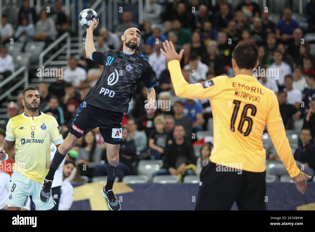 Zagreb, Croatia. 28th Sep, 2022. Timur Dibirov of PPD Zagreb and Pedro Cruz of FC Porto in action during the handball match between PPD Zagreb and FC Porto as a part of the third round of Machineseeker EHF Champions League in Zagreb, Croatia on september 28, 2022. Photo: Slavko Midzor/PIXSELL Credit: Pixsell photo & video agency/Alamy Live News Stock Photo